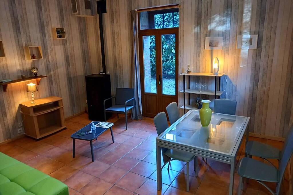 Suite Dans Le Jardin Du Chateau Agonges 외부 사진