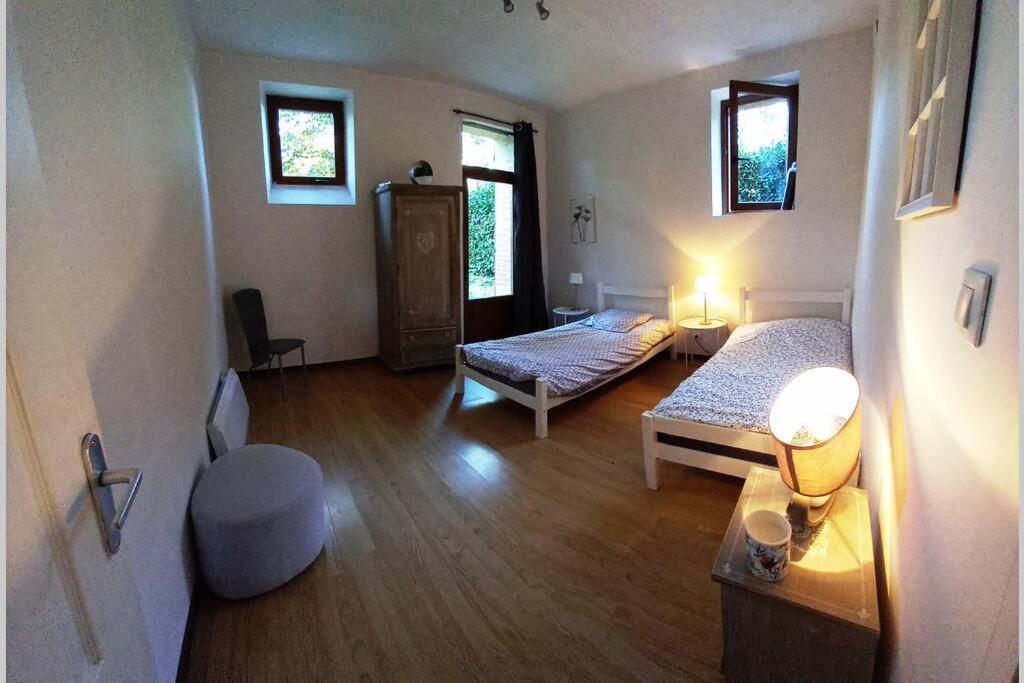 Suite Dans Le Jardin Du Chateau Agonges 외부 사진