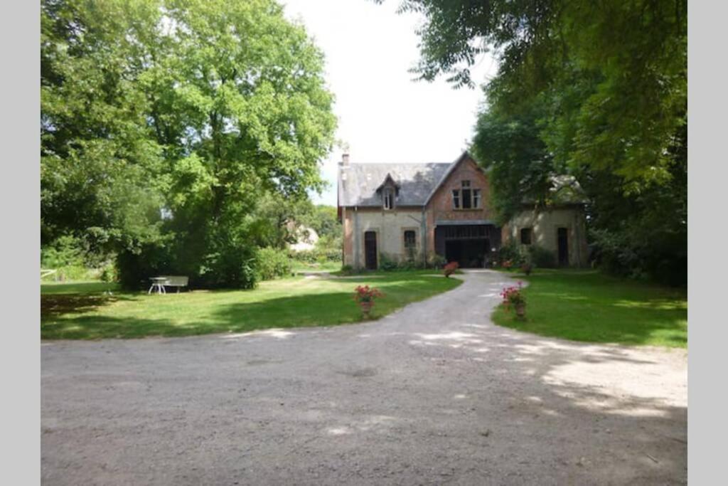 Suite Dans Le Jardin Du Chateau Agonges 외부 사진