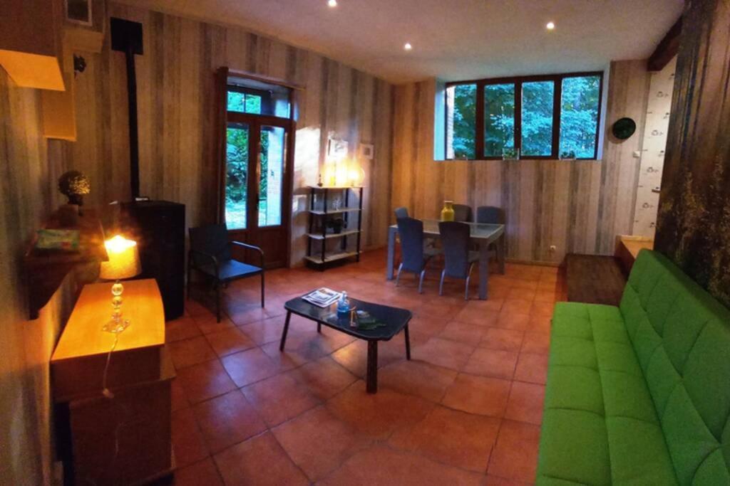 Suite Dans Le Jardin Du Chateau Agonges 외부 사진