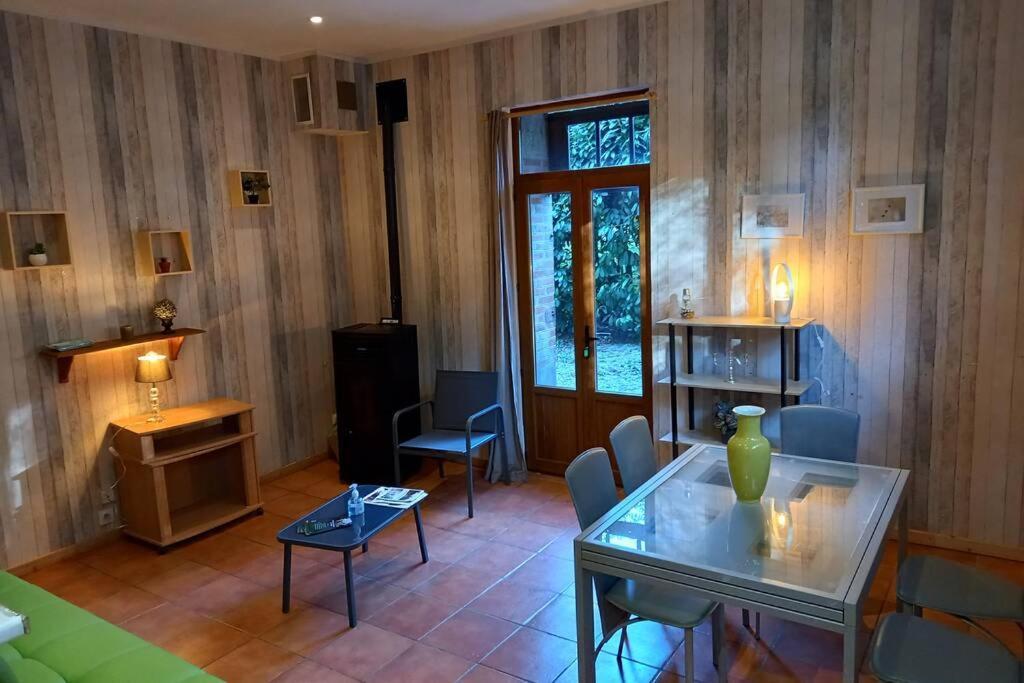 Suite Dans Le Jardin Du Chateau Agonges 외부 사진